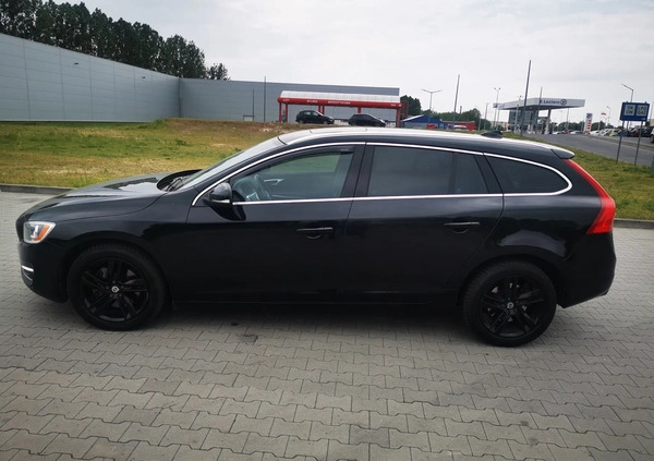 Volvo V60 cena 66999 przebieg: 163717, rok produkcji 2015 z Bełchatów małe 529